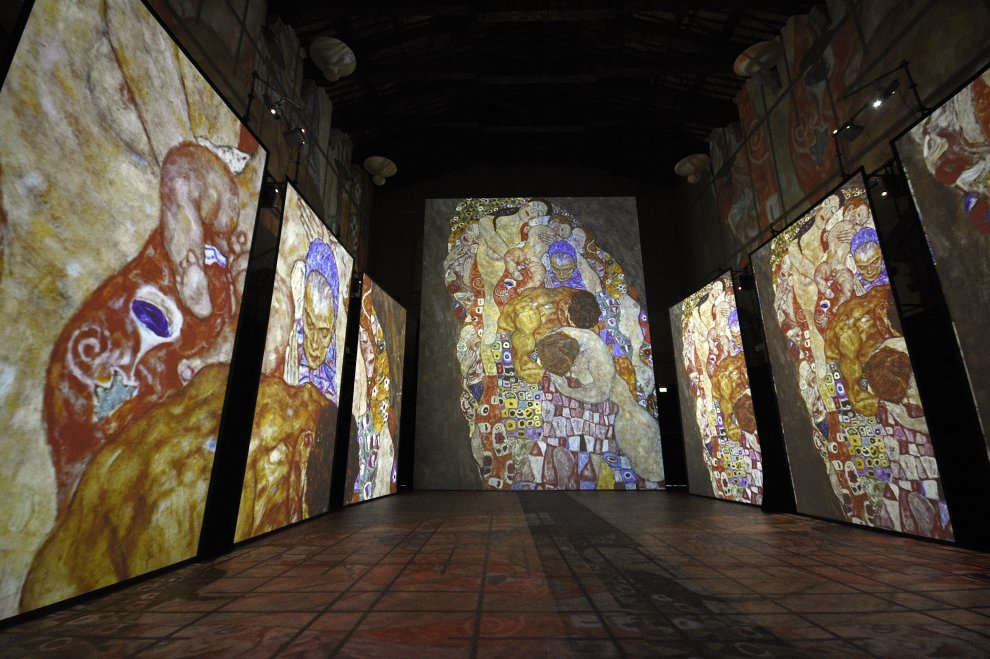 FIRENZE, Maxischermi, realtà virtuale e oltre 700 immagini: la Klimt Experience