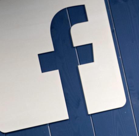 NEW YORK, Facebook lancia piano contro 'fake news'