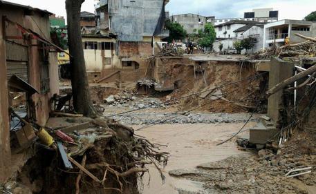 Colombia: valanga di fango sulla citta' di Mocoa, 154 morti