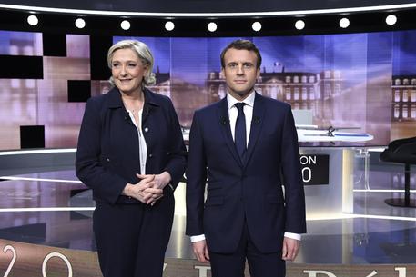 Elezioni in Francia, Macron: 'Fn incarna spirito sconfitta'. Le Pen: 'Vergognoso'