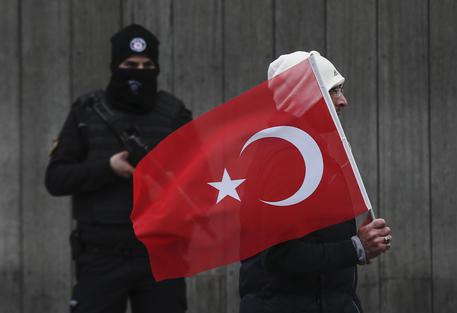 Strage Istanbul: attentatore identificato. Caccia all'uomo in tutta la Turchia