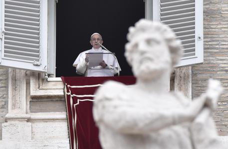CITTA' DEL VATICANO, Papa deplora strage Siria, inaccettabile