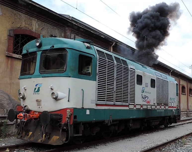 Locomotiva diesel D445