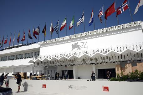 74/ma Mostra del Cinema di Venezia. L'esordio alla regia di Claudio Santamaria