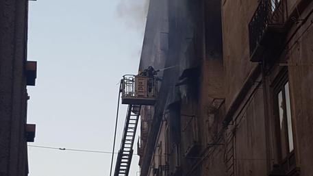 COSENZA, incendio in appartamento centro storico, 3 vittime