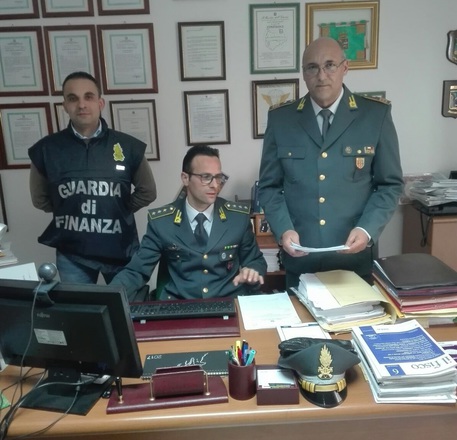 PAOLA (COSENZA), aziende a prestanome, arresti in Calabria