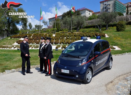 CATANZARO, Carabinieri, in servizio la prima city car ''green''