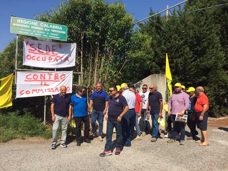 ROCCELLA IONICA (REGGIO CALABRIA), no commissariamento Consorzio, protesta