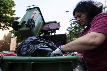 ROMA,Grillo, risolveremo il problema dei rifiuti