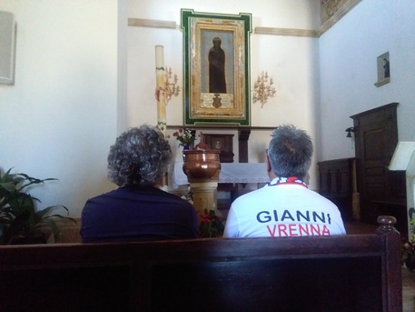 CROTONE CALCIO, Presidente  Vrenna a piedi al Santuario della Madonna di Capo Colonna