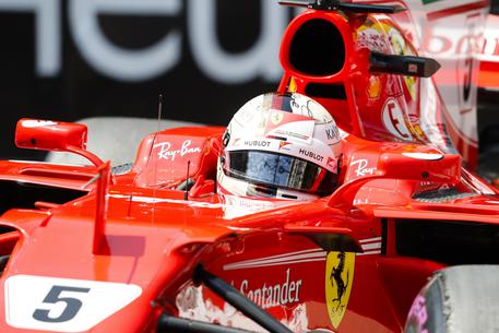 Formula 1: Raikkonen in pole position, prima fila Ferrari a Monaco
