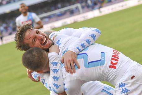 CALCIO, Serie A: Napoli Cagliari 3-1, azzurri salgono al secondo posto