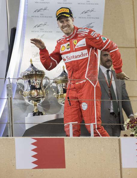 Formula 1: Vettel domina Gp Bahrain: ''Buona Pasqua, la Ferrari e' un piacere''