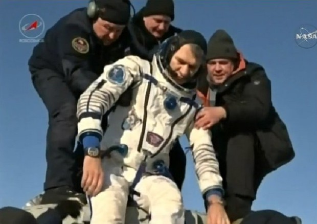Atterrata la Soyuz, l'astronauta Paolo Nespoli è tornato