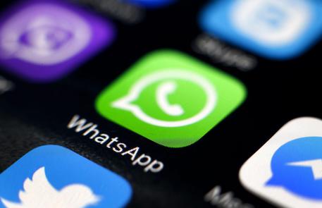 TECNOLOGIA, WhatsApp si blocca per ore, poi riparte