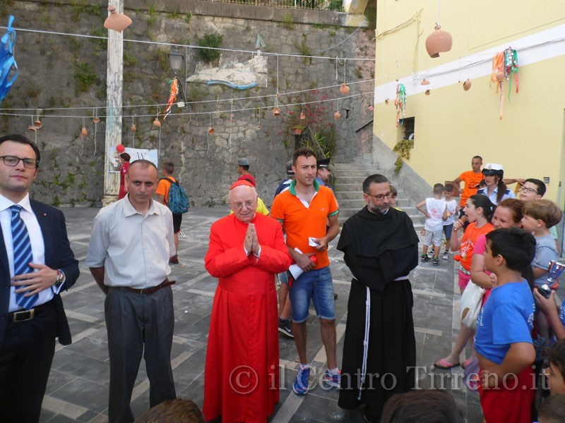 Il Cardinale Francesco Monterisi, in occasione dei festeggiamenti di San Antonio da Paova ha fatto visita alla Città di Amantea